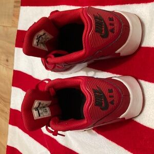 Nike AIR/MAX Kids Red Sneakers: size 4Yvery good condition $40